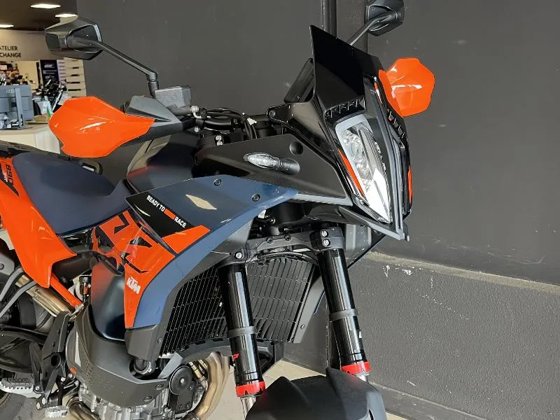890 ADVENTURE SMT