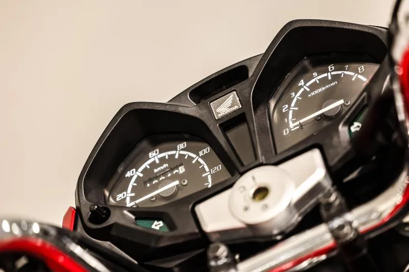 CB 125 F