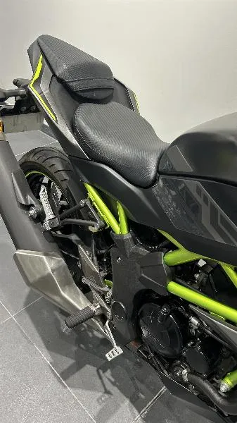 Z125