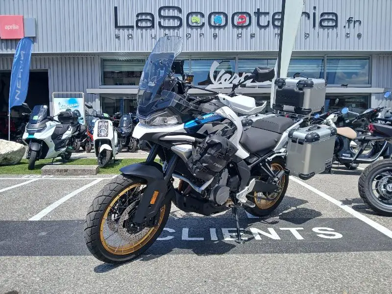 MT 700