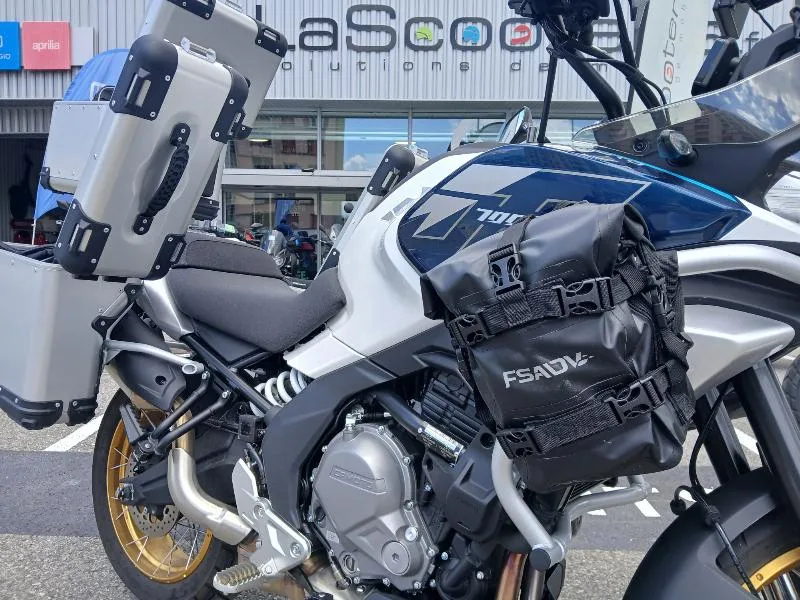 MT 700