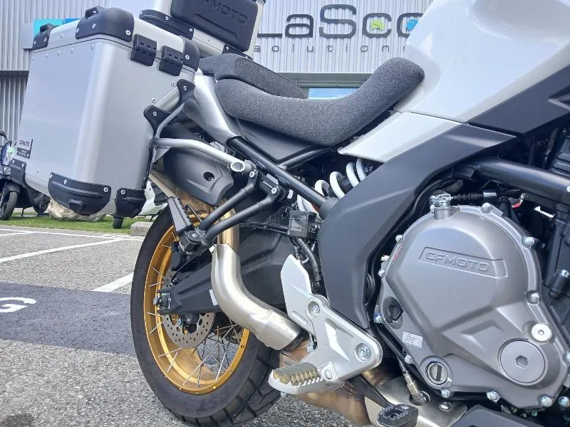 MT 700