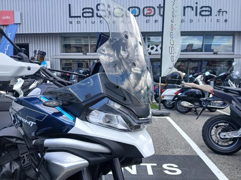 MT 700