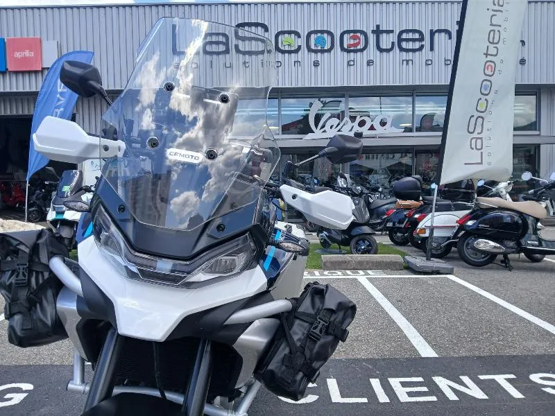 MT 700