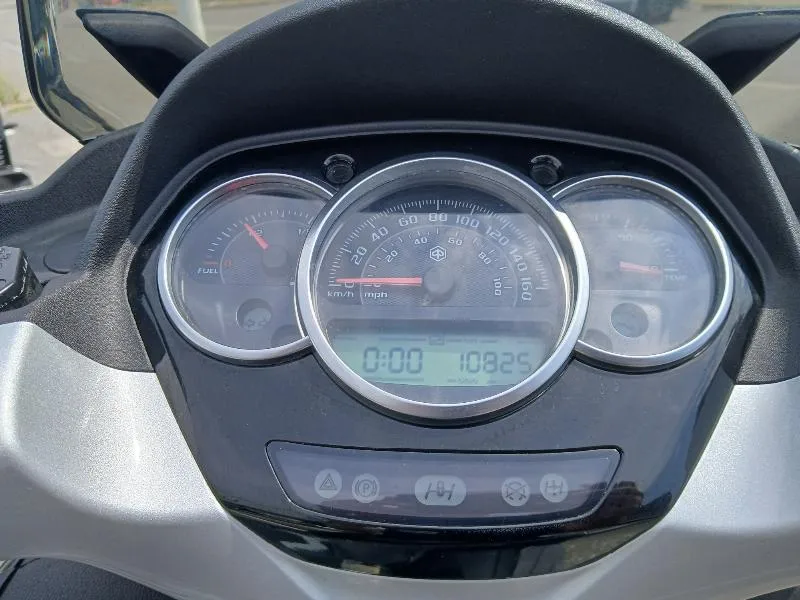 MP3 300LT YOURBAN