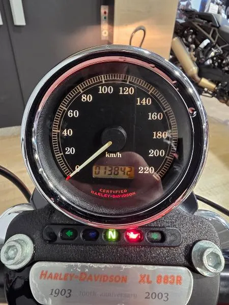 SPORTSTER 883 R