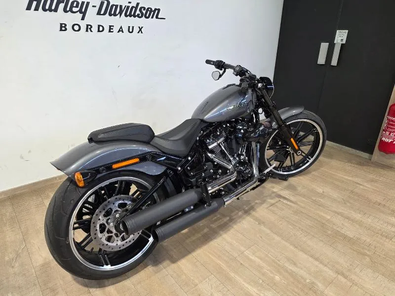 SOFTAIL BREAKOUT 1868