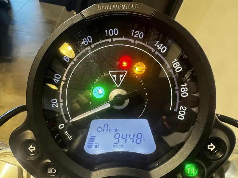 BONNEVILLE SPEEDMASTER 1200 GOLD LINE Edition