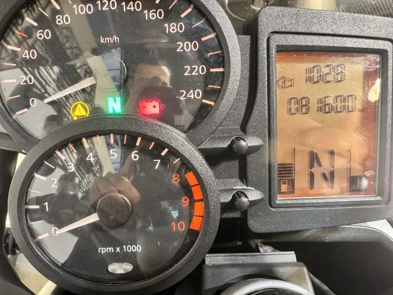 R 1200 R