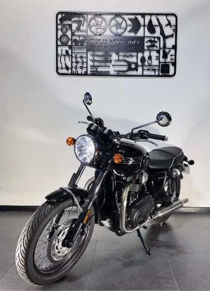 Bonneville T100