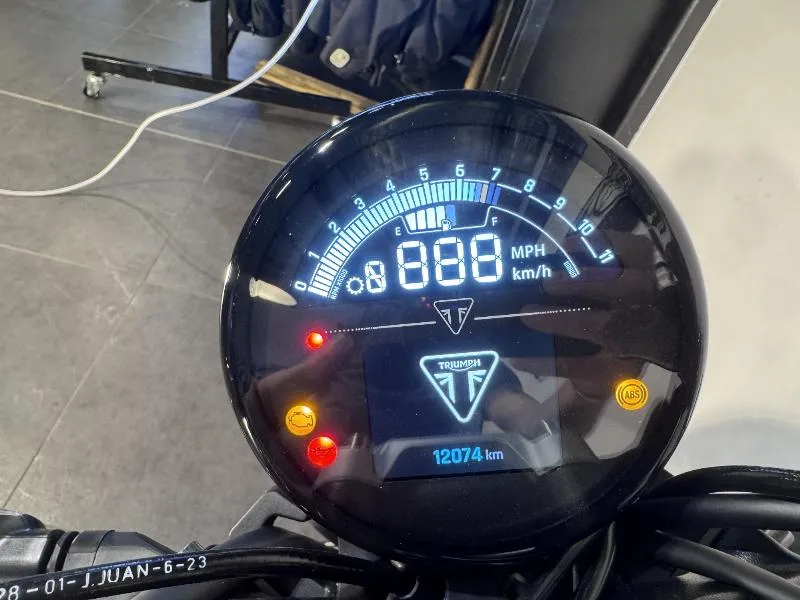 TRIDENT 660