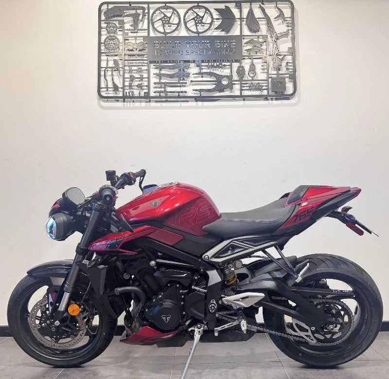 STREET TRIPLE 765 RS