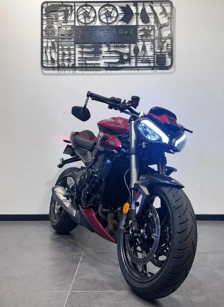 STREET TRIPLE 765 RS