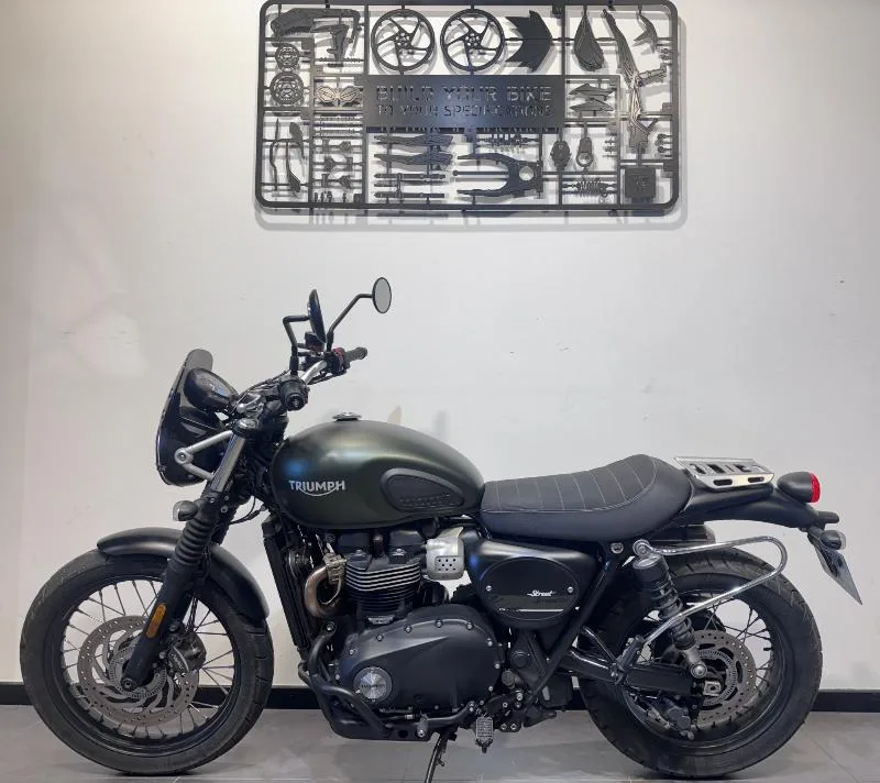 STREET SCRAMBLER  900