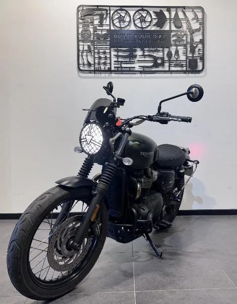 STREET SCRAMBLER  900