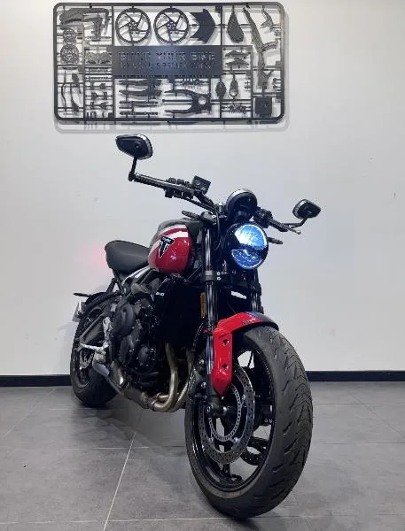 TRIDENT 660