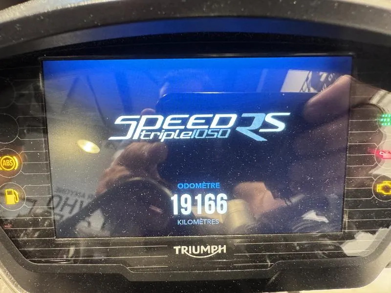 SPEED TRIPLE 1050 RS