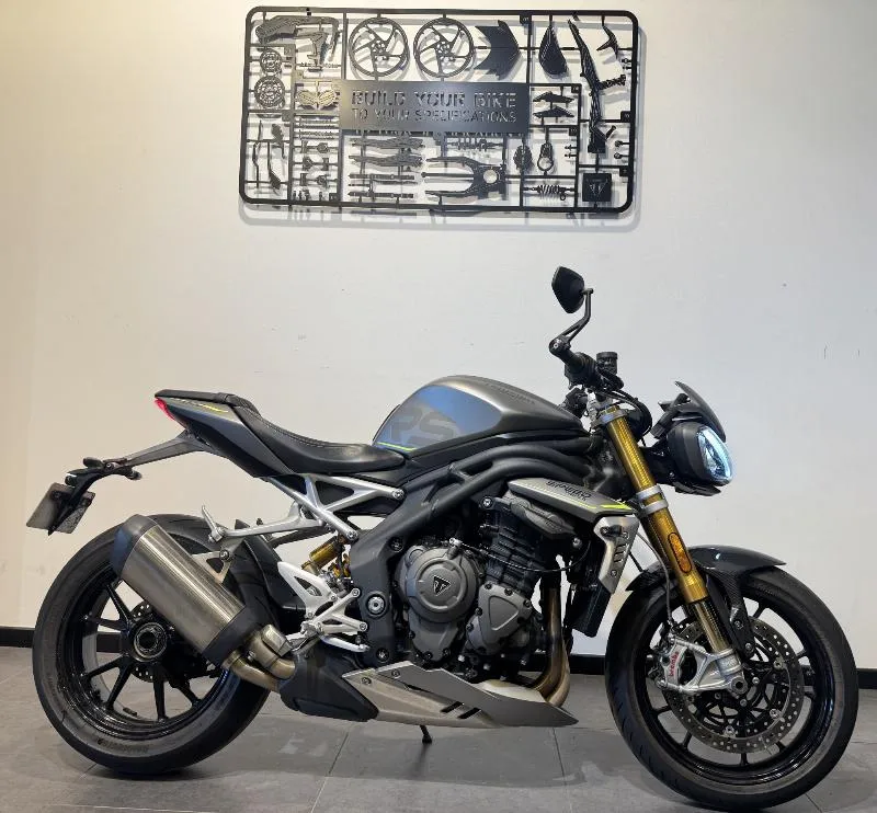 SPEED TRIPLE 1200 RS