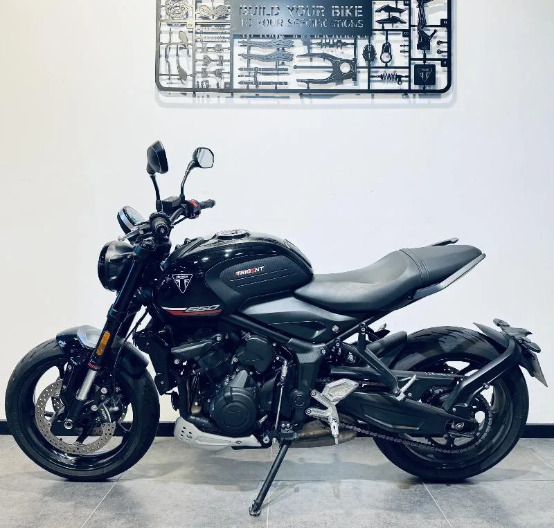 TRIDENT 660