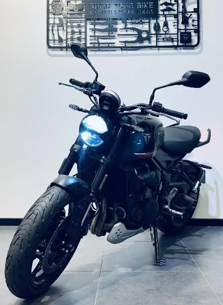 TRIDENT 660