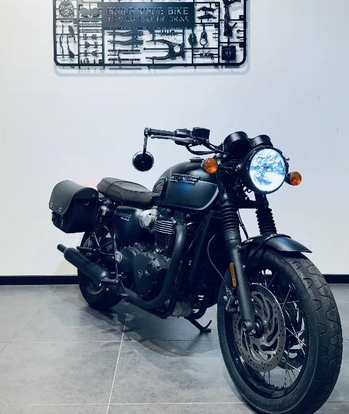 Bonneville T120 Black