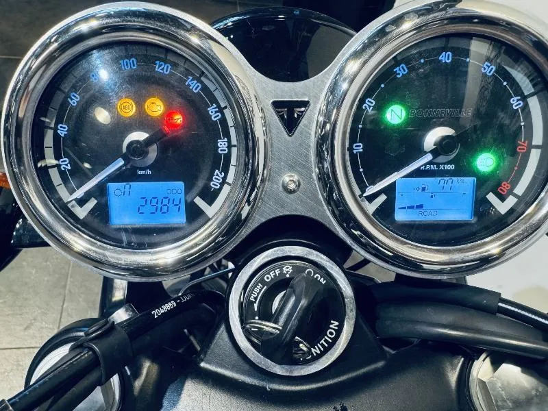 Bonneville T120 Black