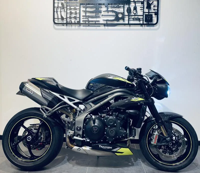 SPEED TRIPLE 1050 RS