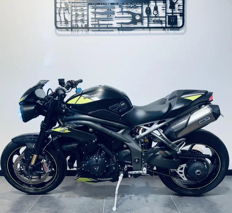 SPEED TRIPLE 1050 RS