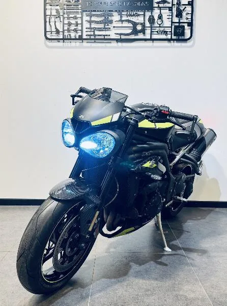 SPEED TRIPLE 1050 RS