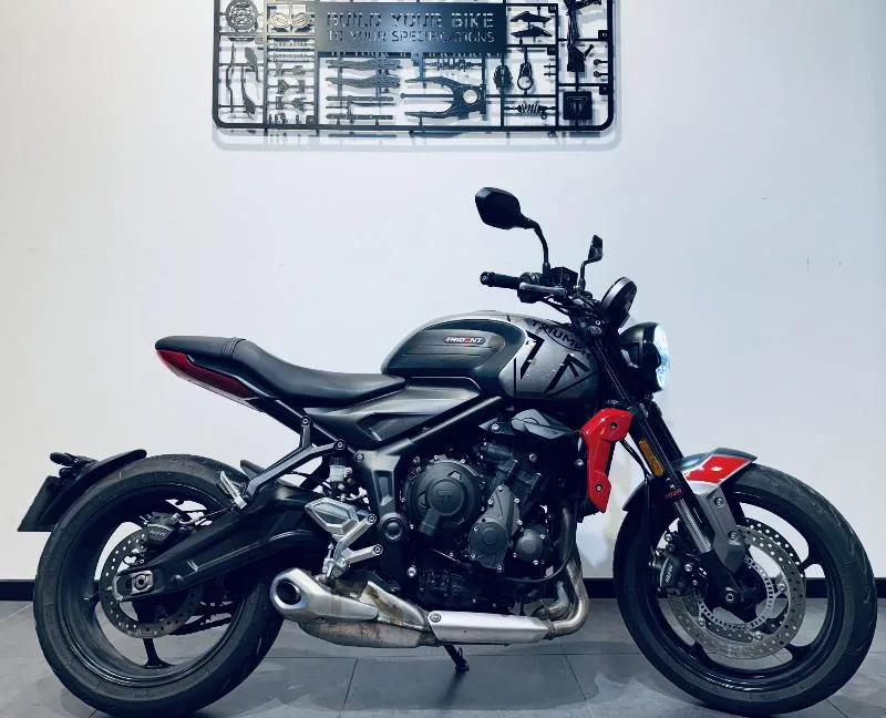 TRIDENT 660