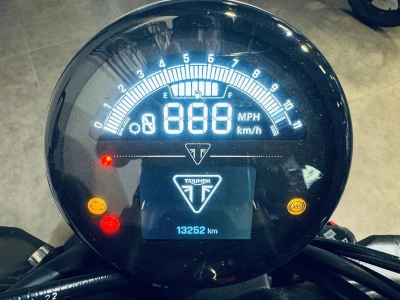 TRIDENT 660