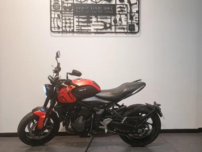 TRIDENT 660