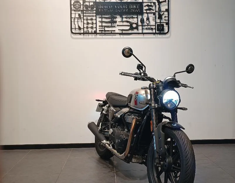 SPEED TWIN 900