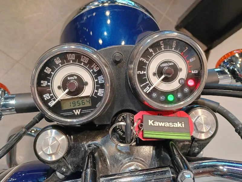 W 800