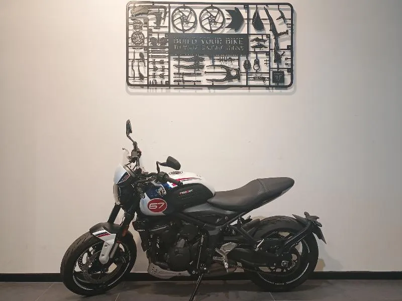 TRIDENT 660