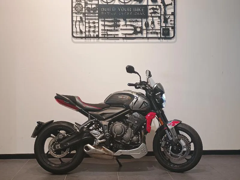 TRIDENT 660