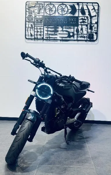 SVARTPILEN 125 ABS