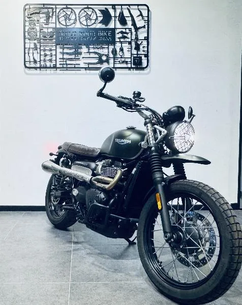 SCRAMBLER 900