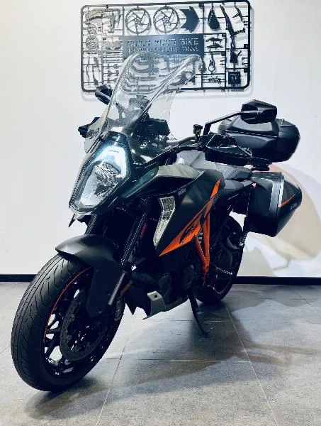 1290 SUPER DUKE GT