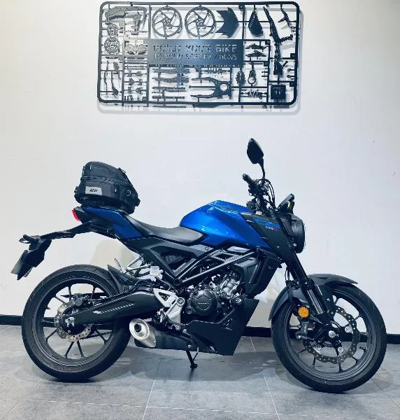 CB 125  R