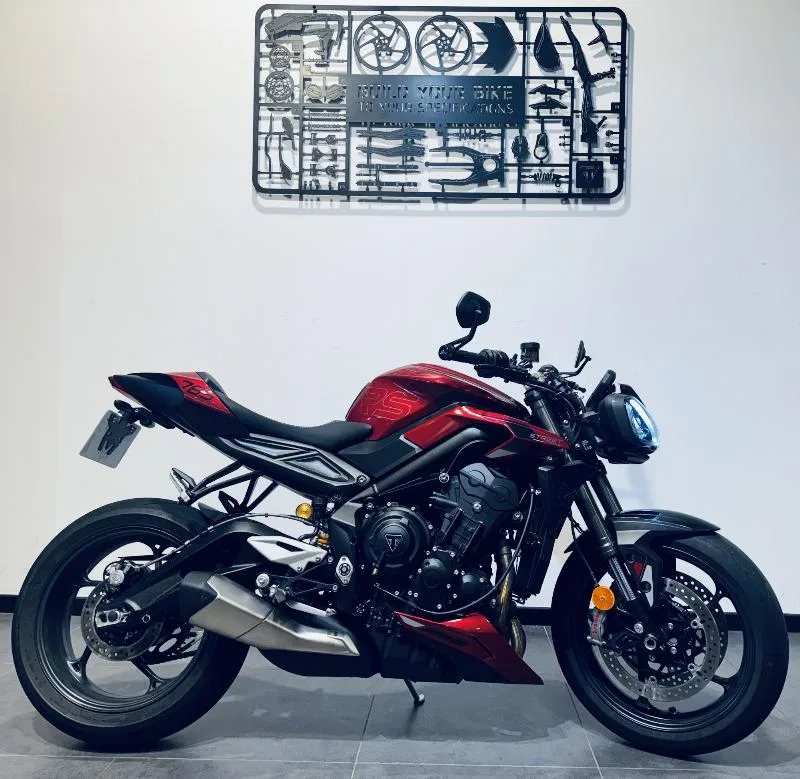 STREET TRIPLE 765 RS