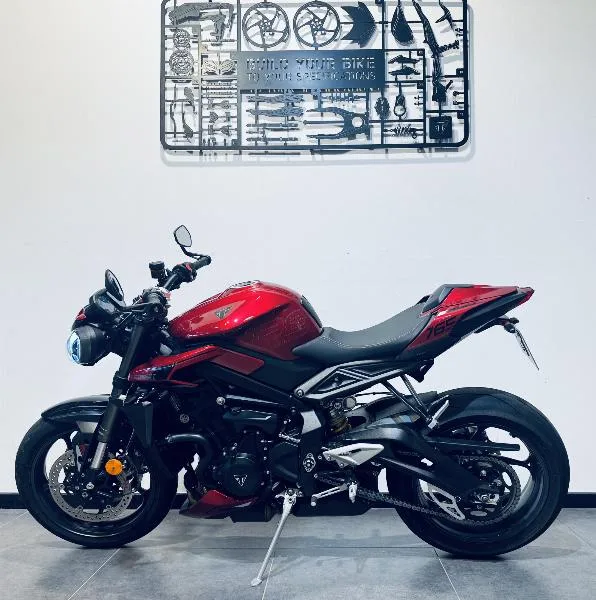 STREET TRIPLE 765 RS