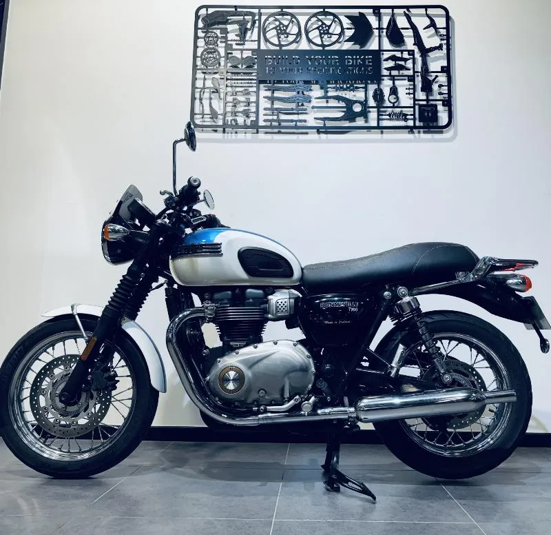 Bonneville T100