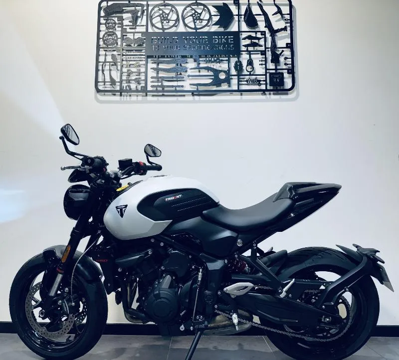 TRIDENT 660