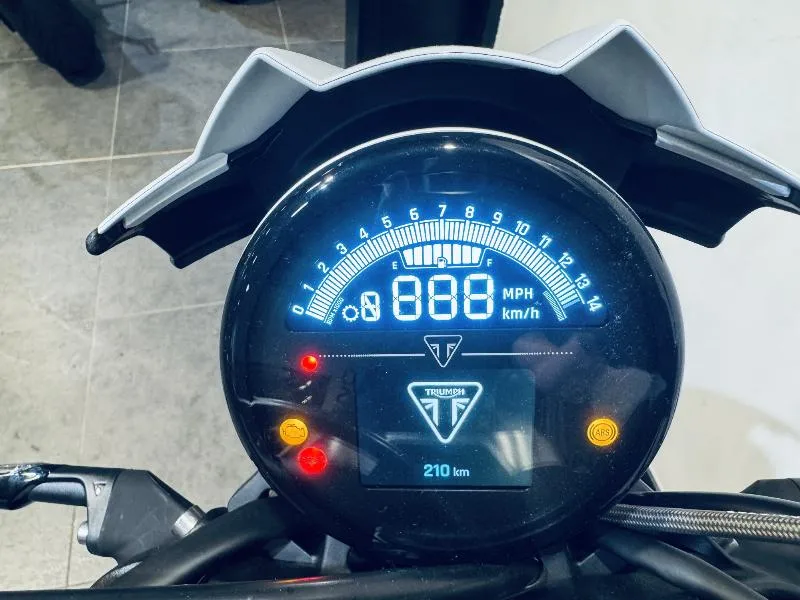 TRIDENT 660
