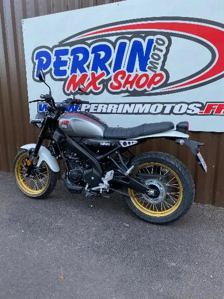 XSR 125 Legacy