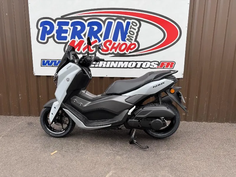 NMAX 125 TECH MAX