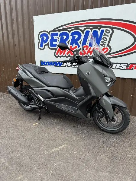 XMAX 125