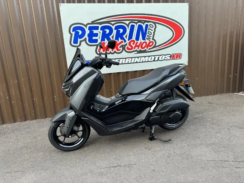 NMAX 125 TECH MAX