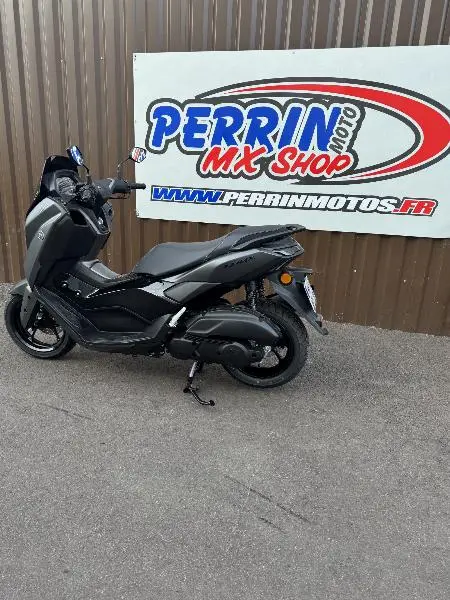 NMAX 125 TECH MAX